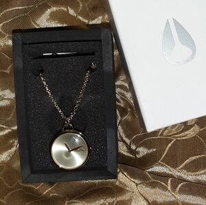 ⌚📿Beautiful! Nixon Watch Necklace-New with Tag📿⌚